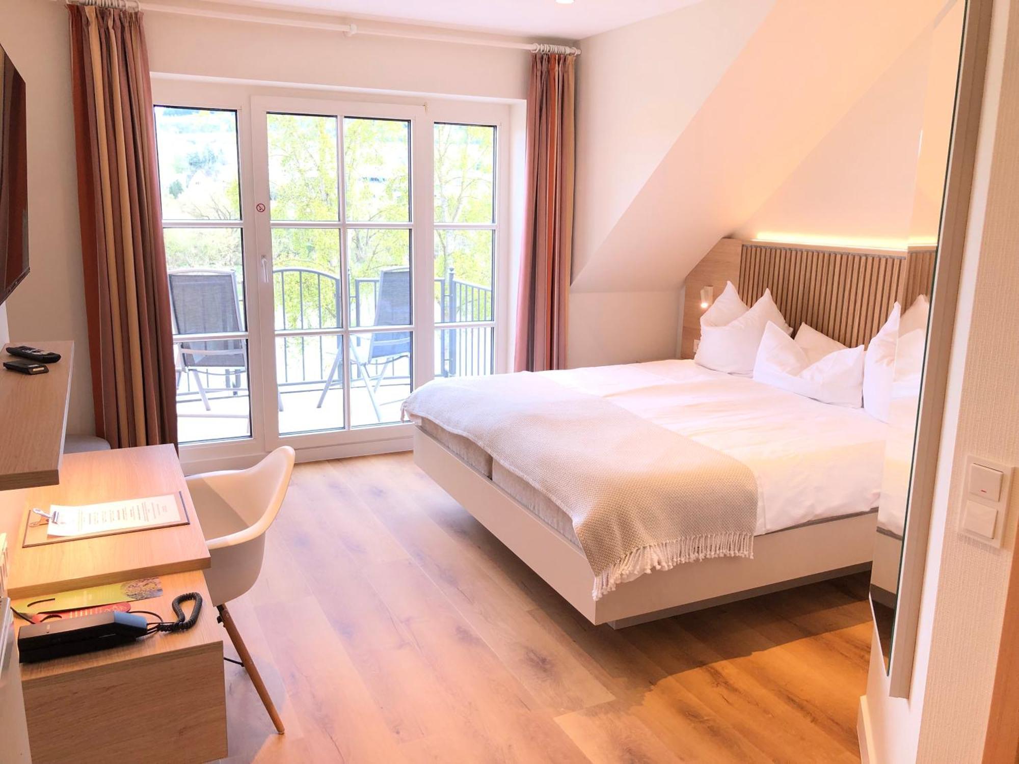 Hotel Zur Traube 오지그 외부 사진