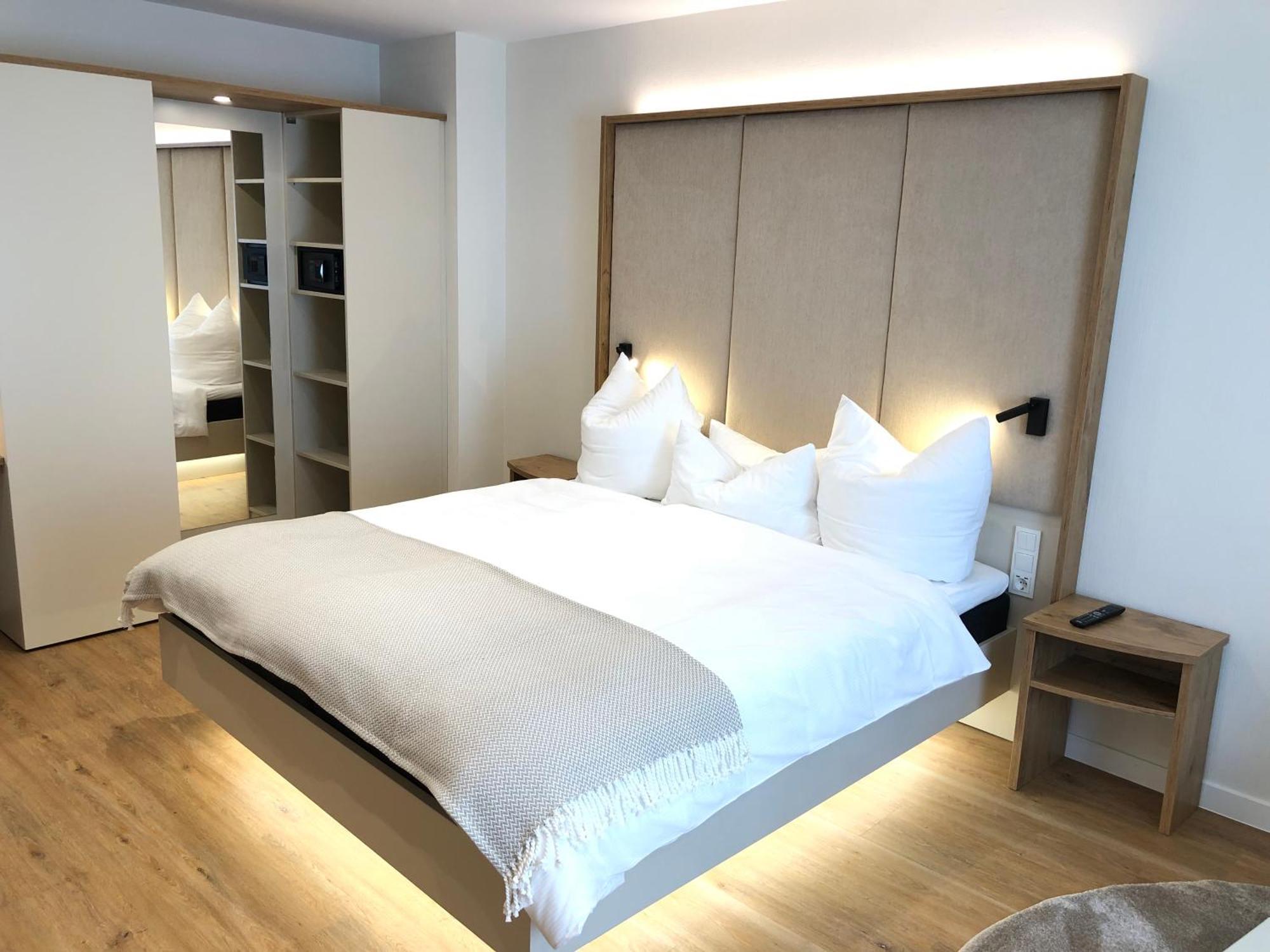 Hotel Zur Traube 오지그 객실 사진